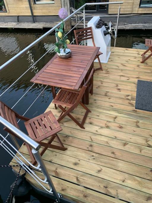 Unique New Houseboat Moored 4 Apartment Zwartsluis Ngoại thất bức ảnh